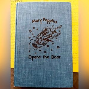 Mary Poppins by P.L. Trav | Accents | Rare Vintage 943 Mary Poppins ...
